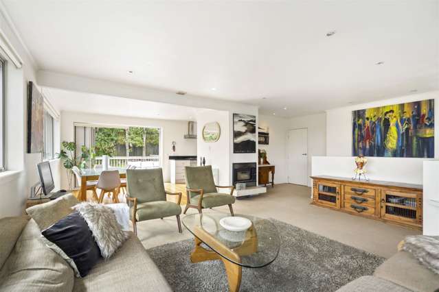 1 Selwyn Crescent Forrest Hill_2