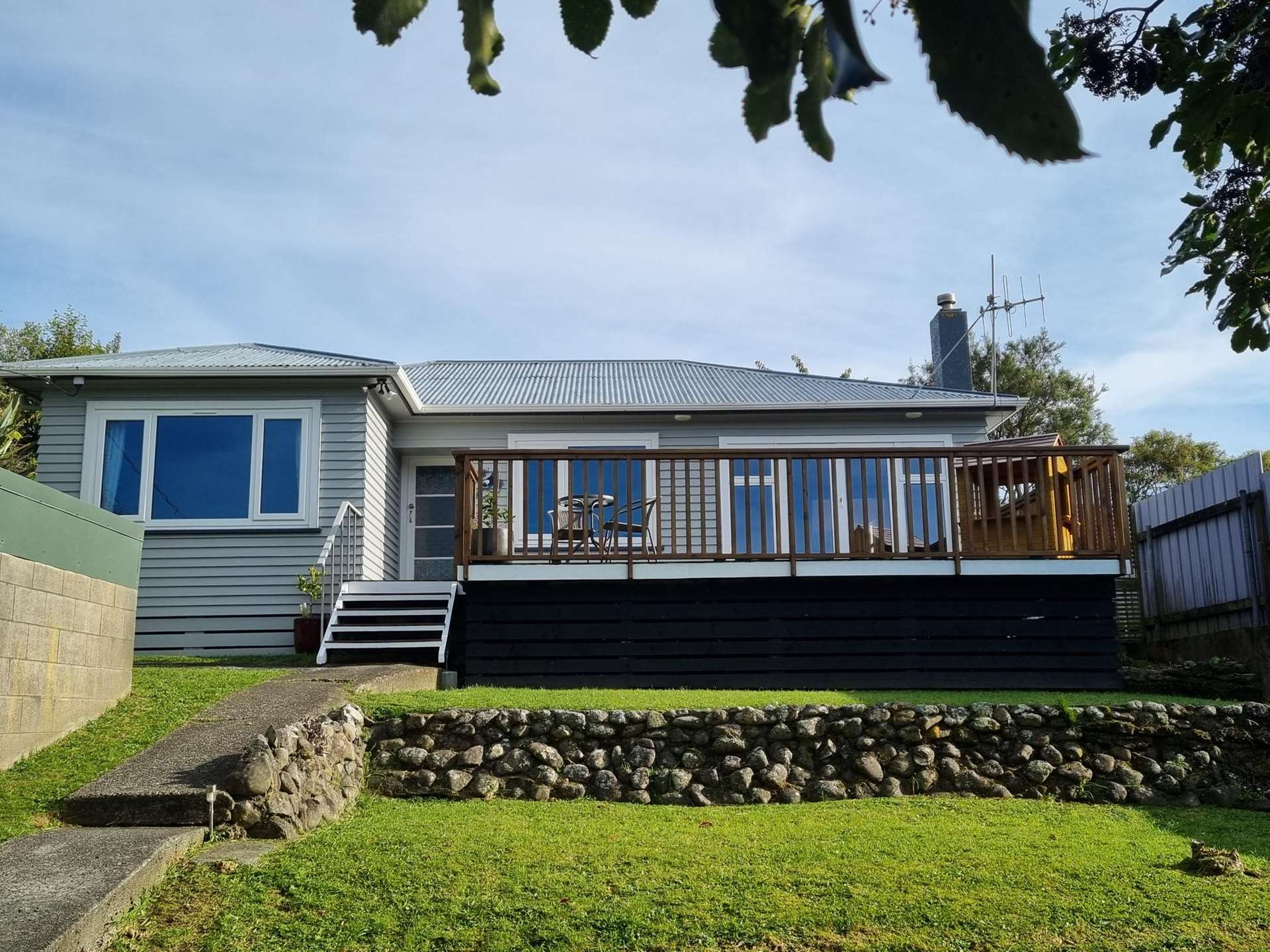 8 Lees Grove Wainuiomata_0