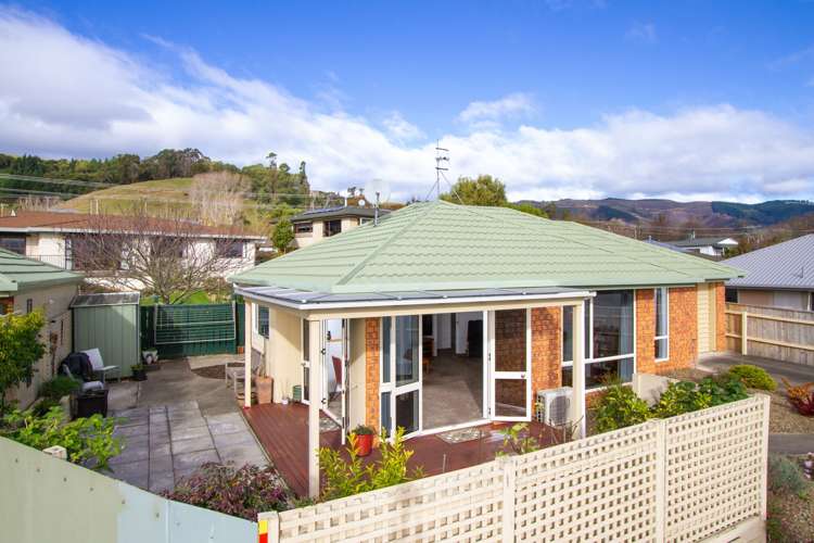 13 Vining Crescent Stoke_2