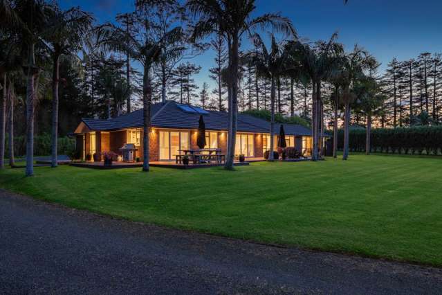 Premium Location, Views And Mancave!