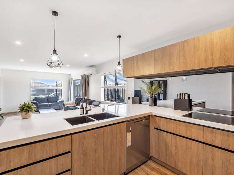 16 Ed Hillary Drive_4