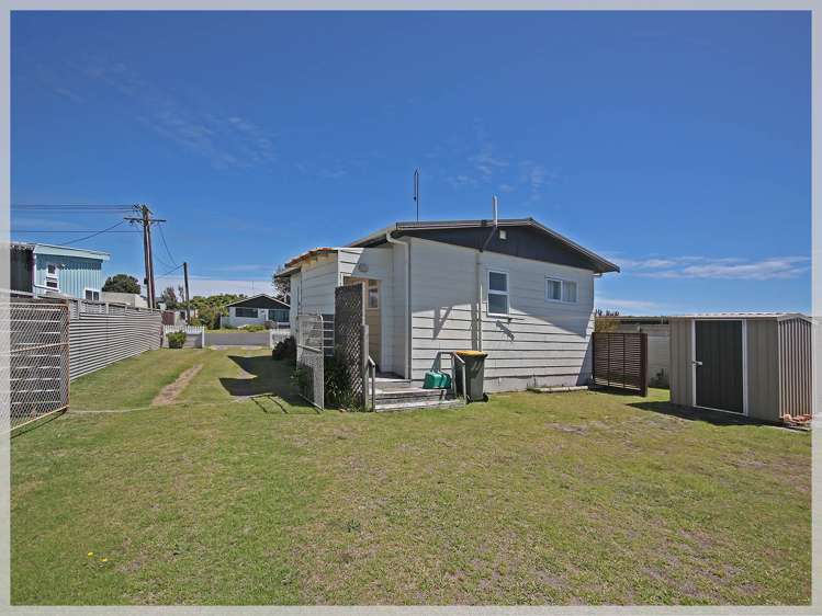 8 Hart Street Foxton Beach_14
