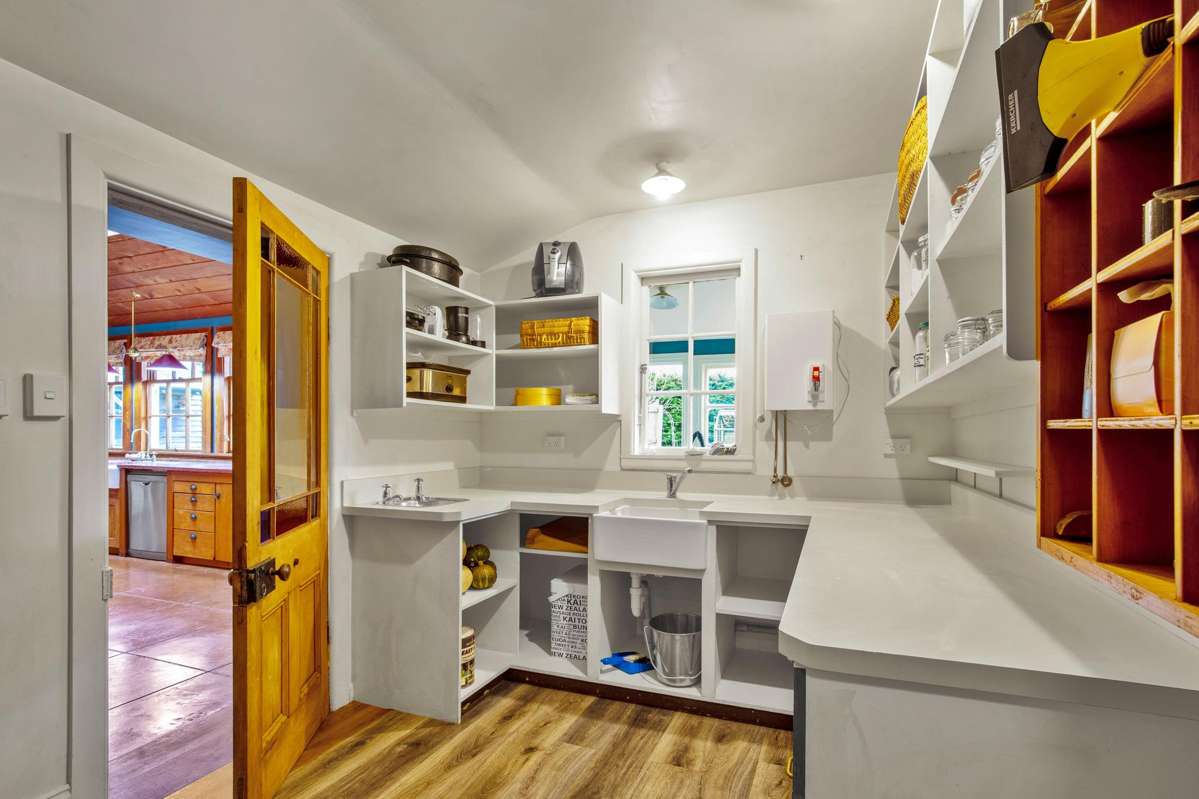 451 Ridge Road_5