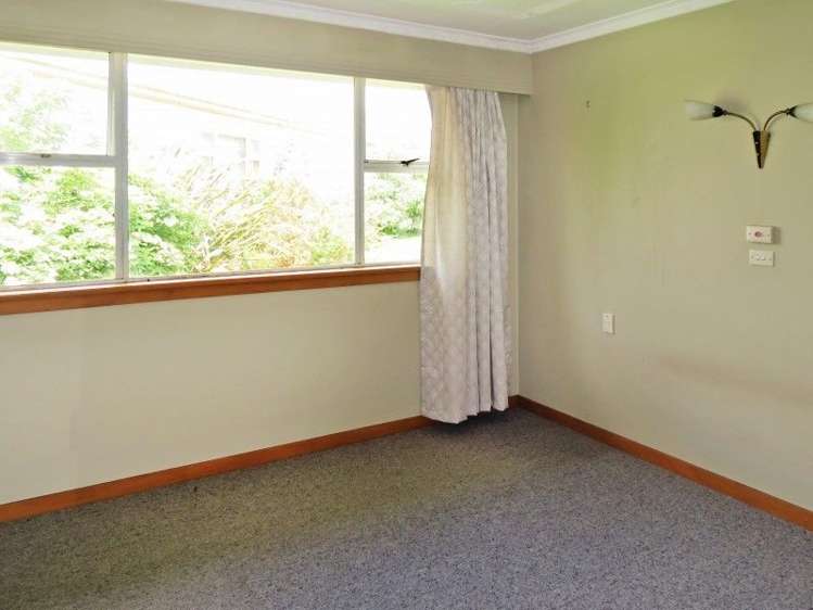 26 Waikawa Road Owaka_7