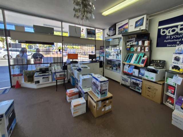 A/2 Archibald Road Kelston_3