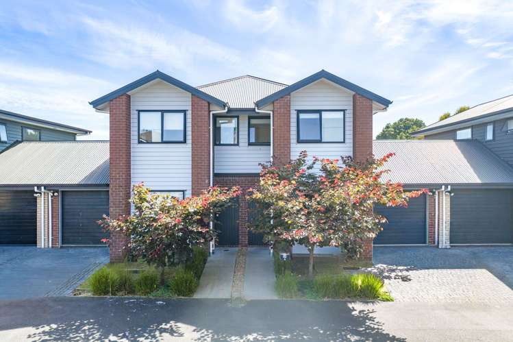 2/54 Helena Road Hillcrest_1