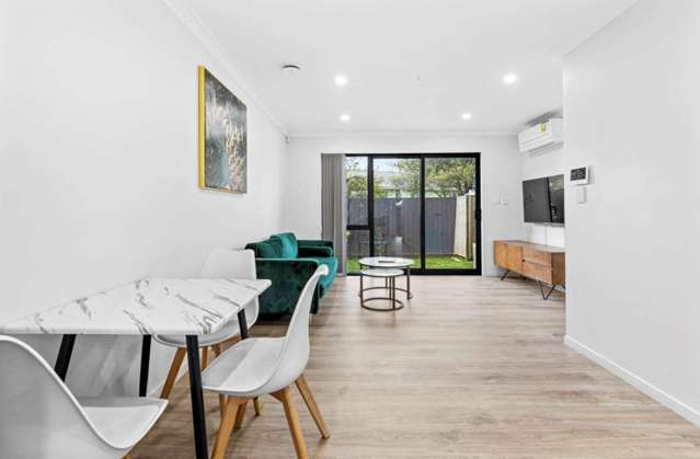 Charming Home on Jupiter Street, Papakura