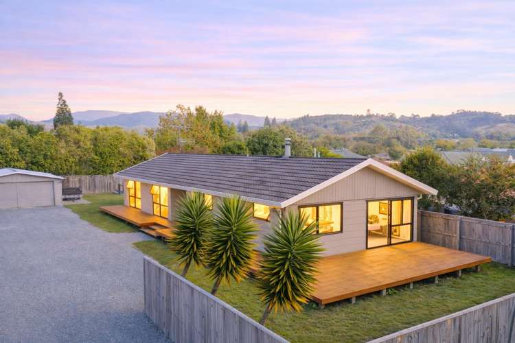 23 Lord Auckland Road Wakefield_15