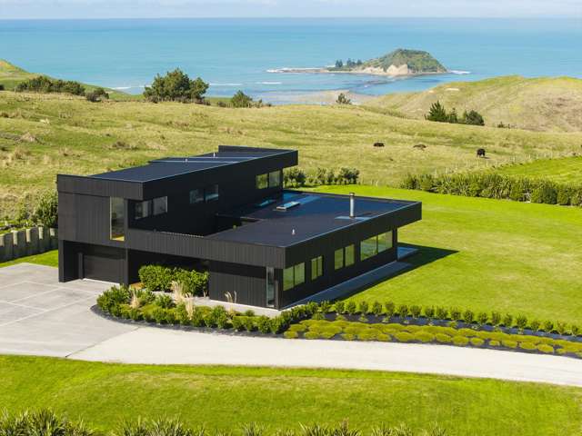A rare expression of contemporary coastal living.