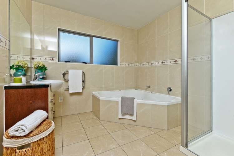 64 Medallion Drive Oteha_13