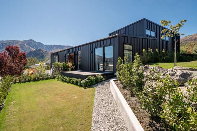 Sun, space & sophisticated family living