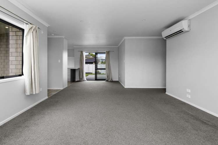 1 McCorquindale Drive 2743_6