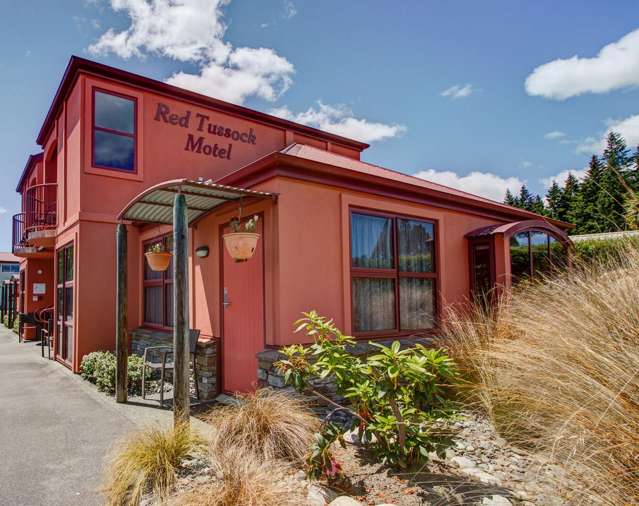 Rare Te Anau Lakefront Motel FHGC Investment