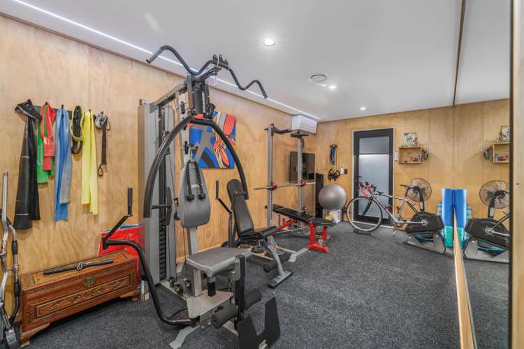 42 Selfe Crescent Burwood_18