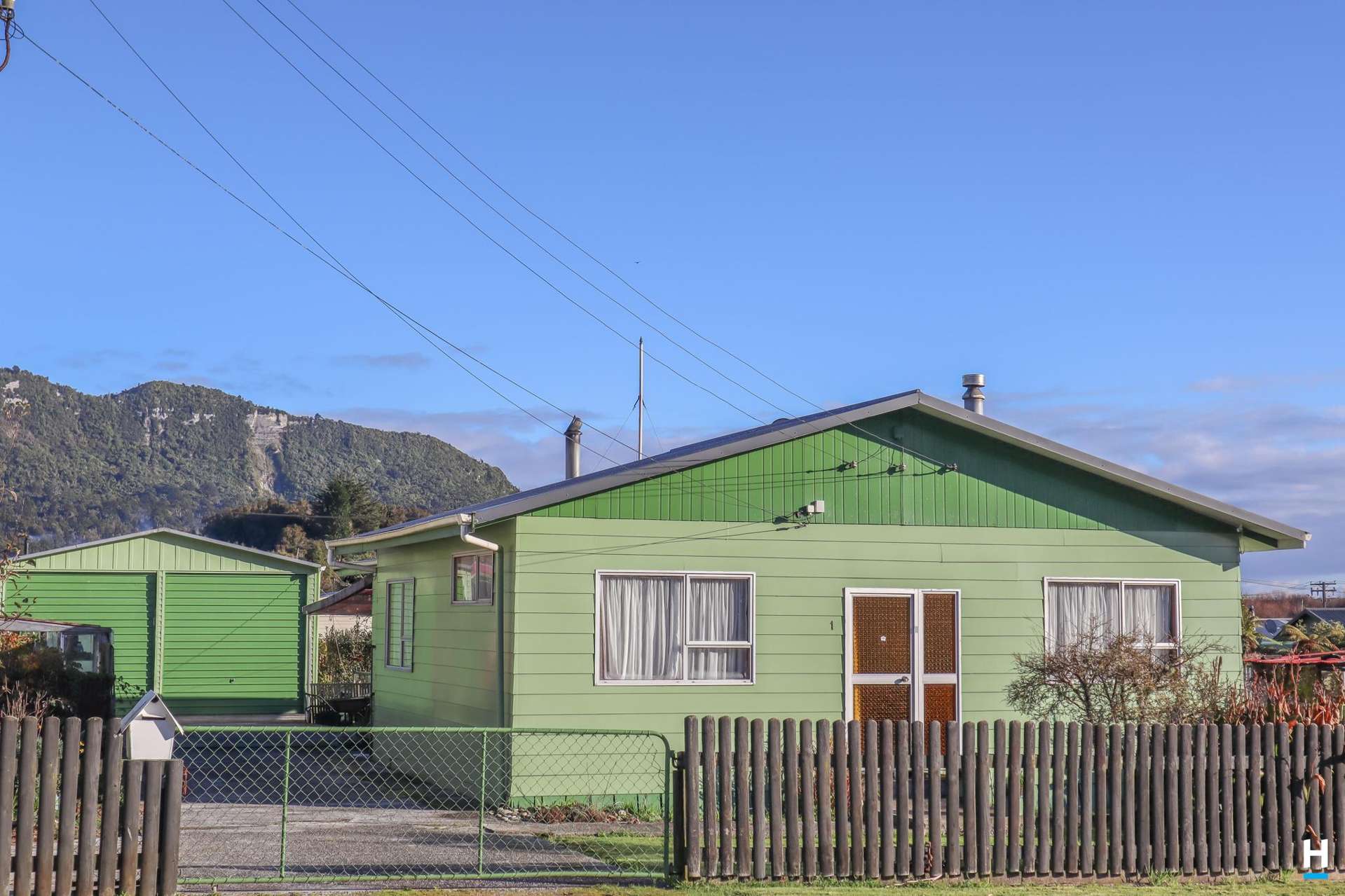 1 Ross Street Dunollie_0