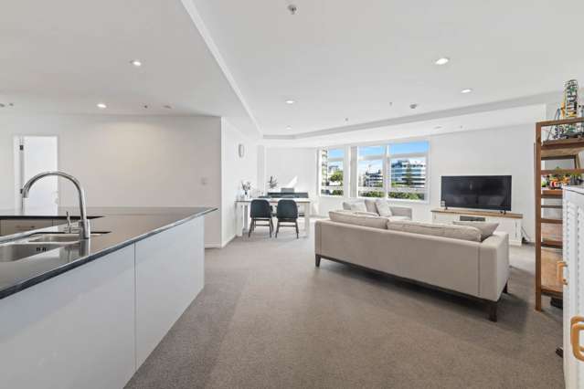 Big 110sqm 2 Bed + Carpark & Pet Friendly