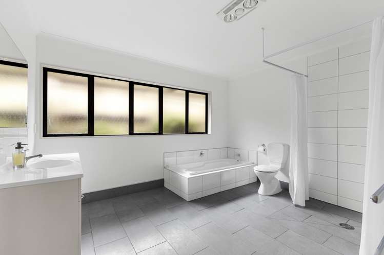 29 Johnstone Drive Fitzherbert_17