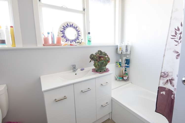 19 Wallis Place Onekawa_4