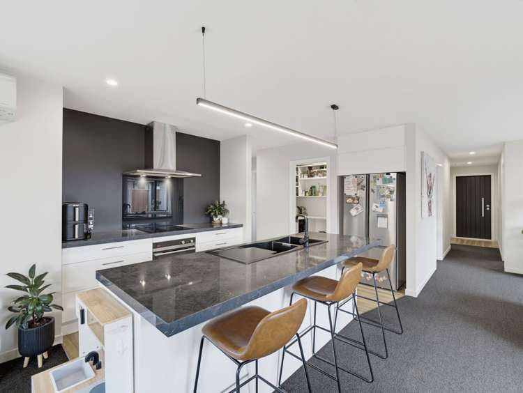 93 Sunline Avenue_1