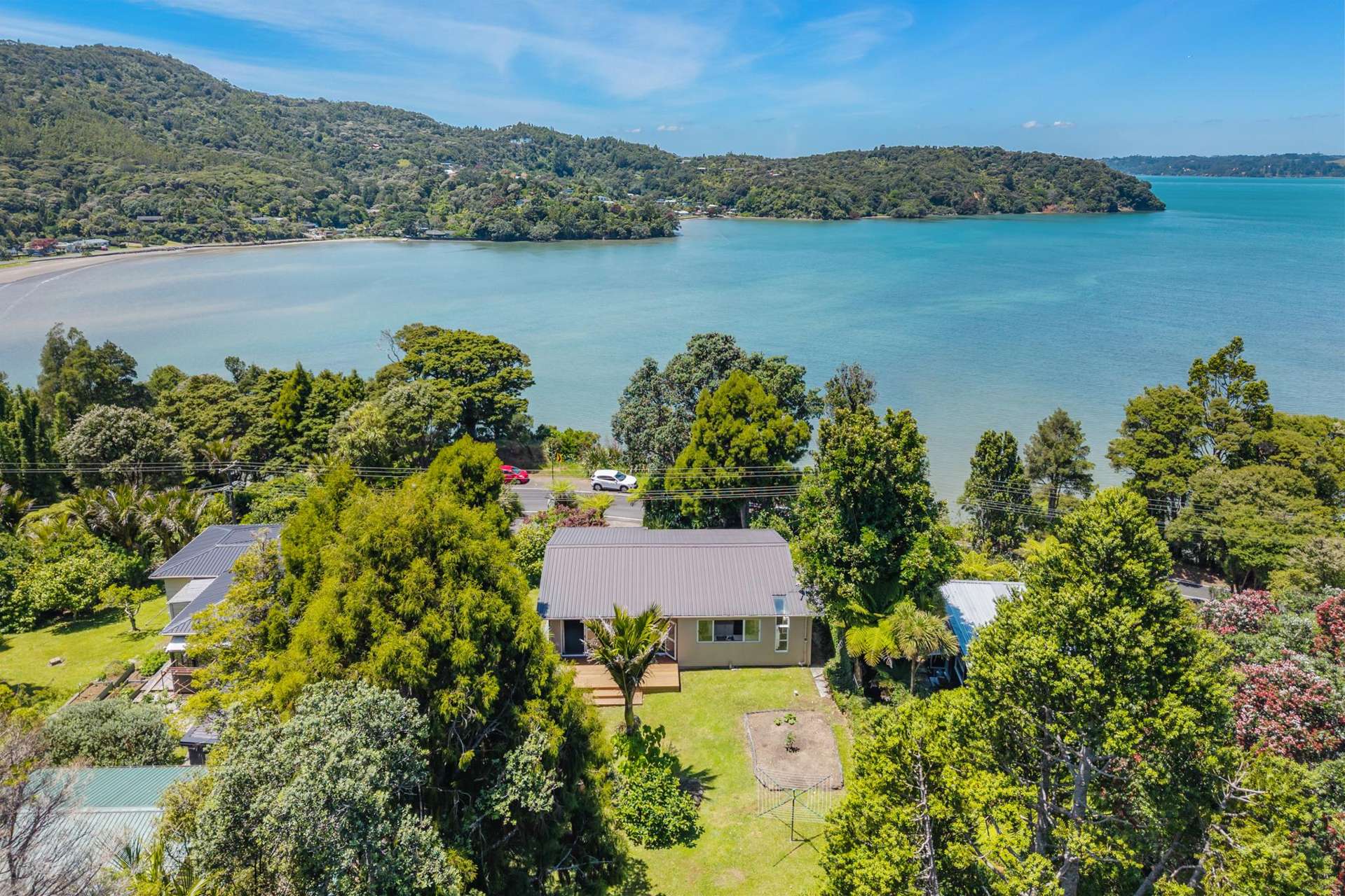 1270 Huia Road Huia_0