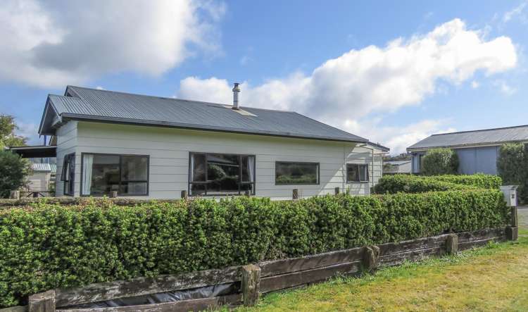 32 Coal Street Reefton_18