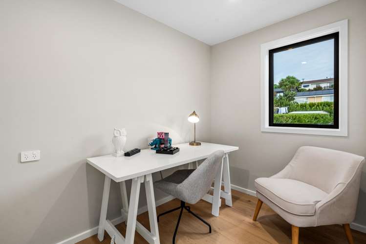 1/164 Soleares Avenue Mount Pleasant_14