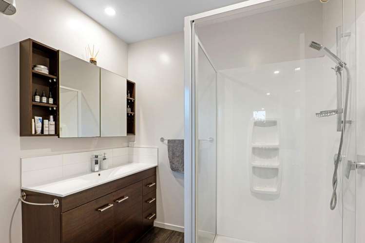 26 Wellington Street Ashley_15