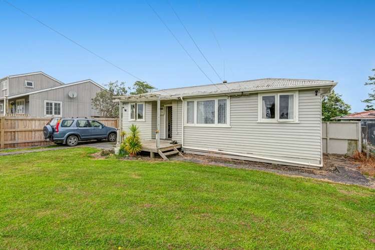 233 Parkhurst Road Parakai_13