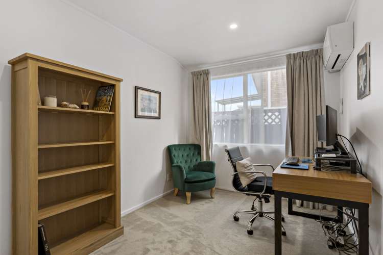 10 Fratley Avenue Farm Cove_18