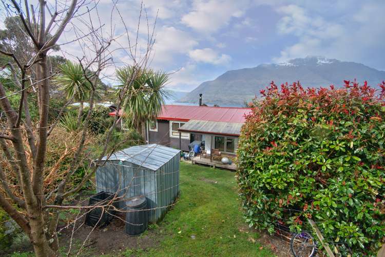 17c Arawata Terrace Fernhill/Sunshine Bay_19