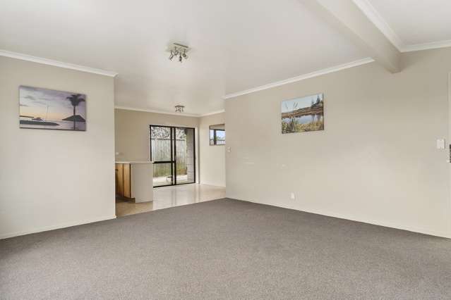 32 Heron Avenue East Matua_2