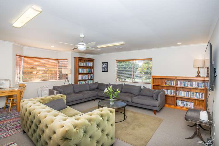 60 Cowley Drive Leamington_24