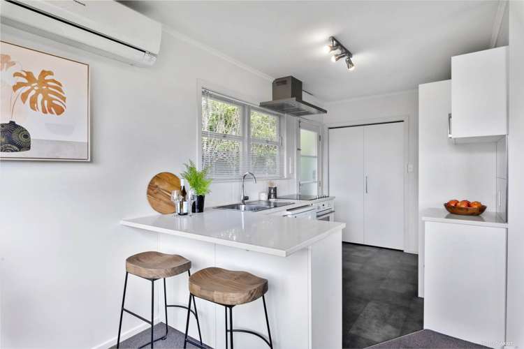 4a Odessa Crescent Saint Heliers_12