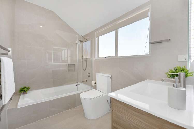 97 Gosford Drive Botany Downs_15