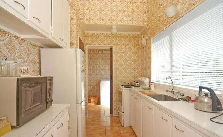 2/90 Allington Road Karori_12