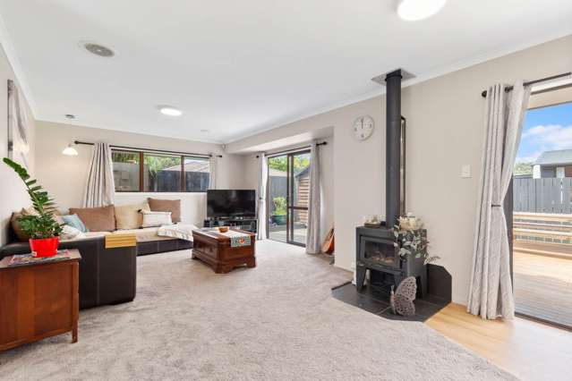 2/4 Balgowan Terrace Conifer Grove_2