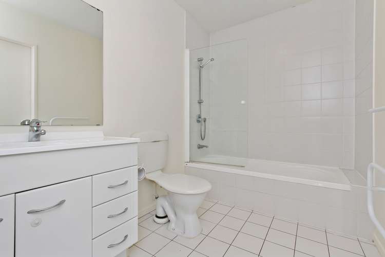 3/6 Ambrico Place New Lynn_6