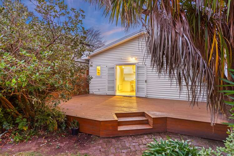 20 Birdwood Avenue Beckenham_16