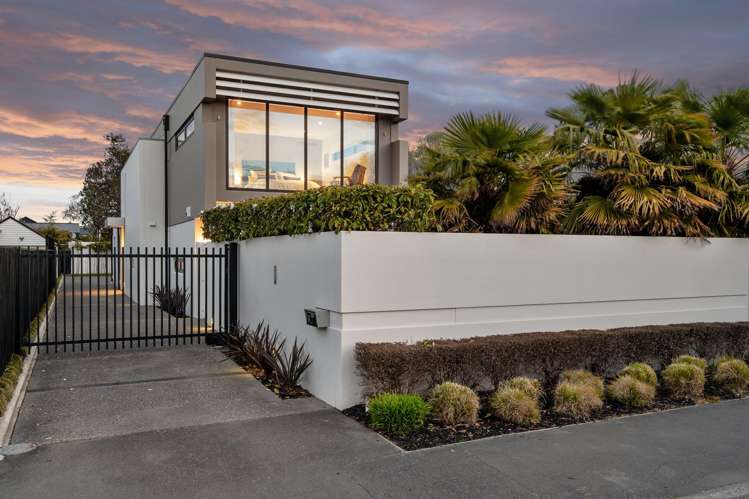 48 Office Road Merivale_24
