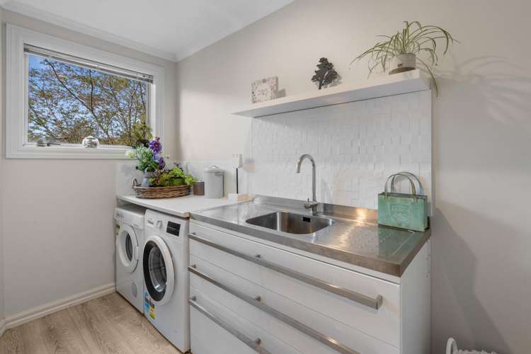 14 Joe Brown Avenue Mosgiel_17