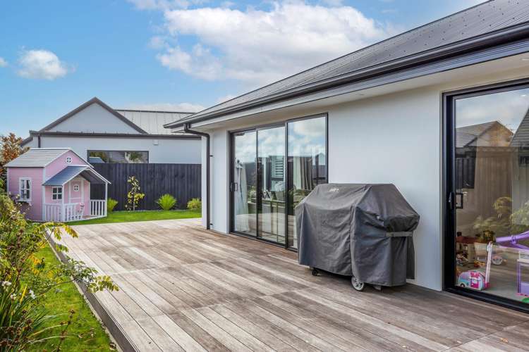 13 Selfe Crescent Burwood_20