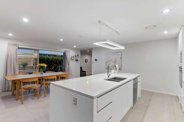 6 Tuatini Place Long Bay_9
