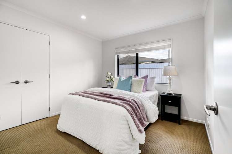 16 Turnberry Drive Wattle Downs_13