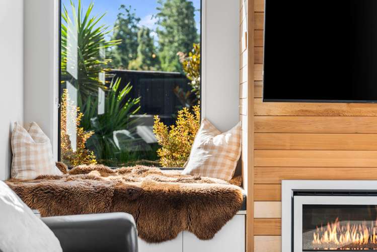 32 Carnaveron Drive Lincoln_16