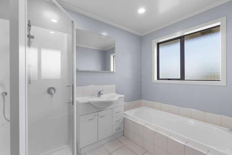 17 Farleigh Close Huntington_17