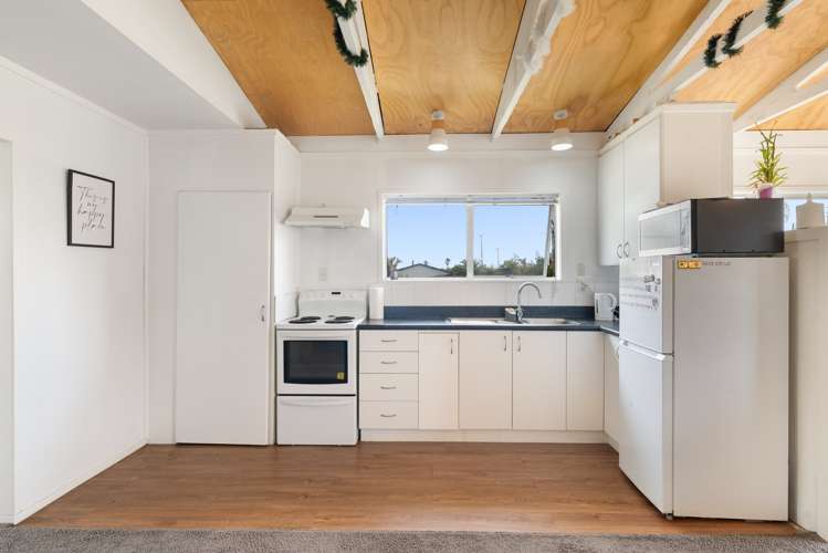 16 Costello Crescent Pukehina_5