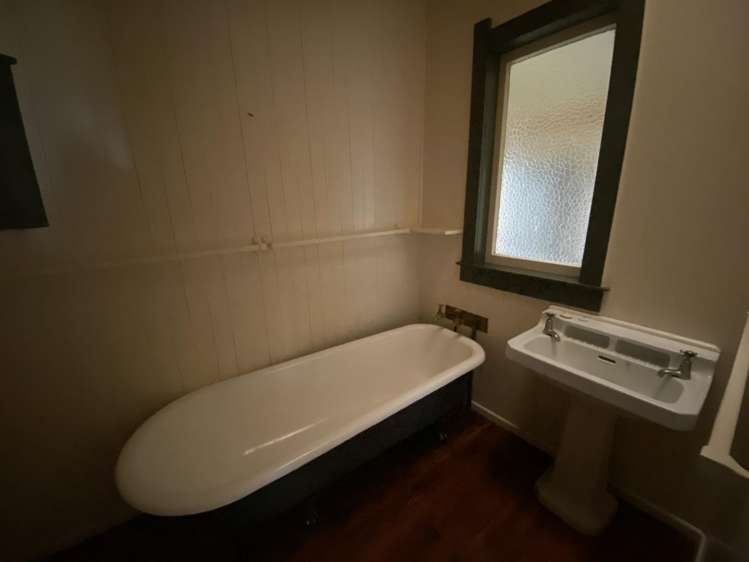109 Mathers Road 11464_10