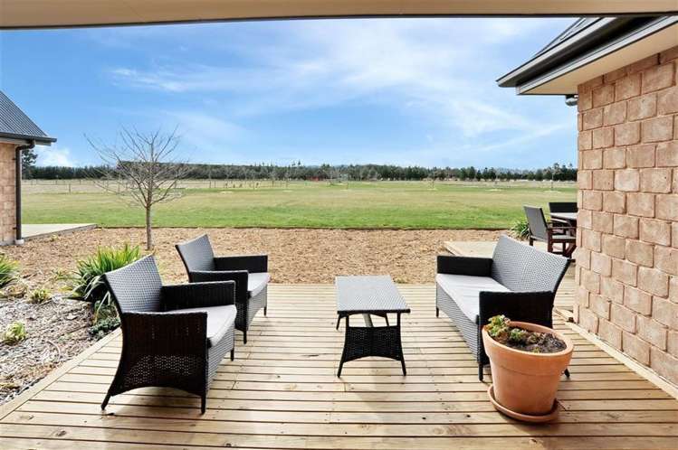 2195 South Eyre Road West Eyreton_28