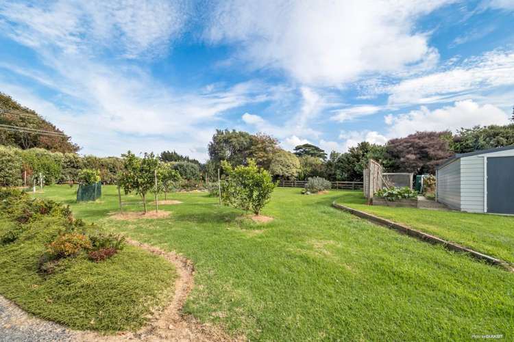 2131 Awhitu Road Pollok_17