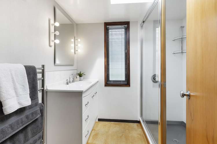 4 Ridd Crescent Karori_11